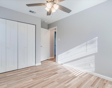 5201 Calais Ct - Photo Thumbnail 23