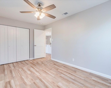 5201 Calais Ct - Photo Thumbnail 20