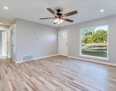 5201 Calais Ct - Photo Thumbnail 4