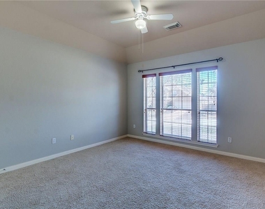 120 Abbey Dr - Photo Thumbnail 13