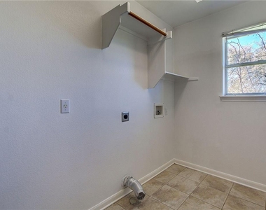 120 Abbey Dr - Photo Thumbnail 16