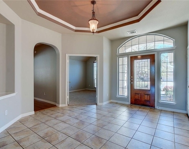 120 Abbey Dr - Photo Thumbnail 11