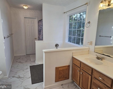 494 Crystal Lane - Photo Thumbnail 16