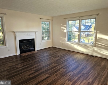 494 Crystal Lane - Photo Thumbnail 4