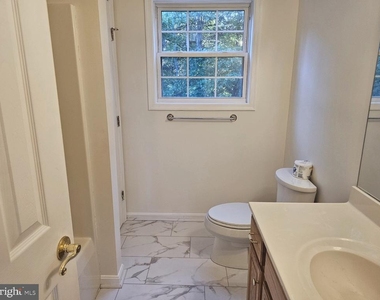 494 Crystal Lane - Photo Thumbnail 9