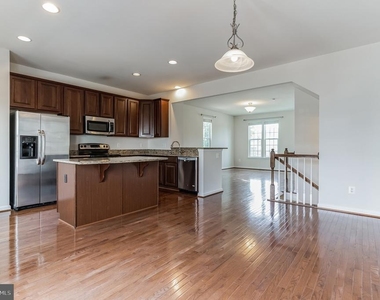 7039 Trek Way - Photo Thumbnail 29