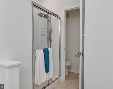 2625 Eastbourne Drive - Photo Thumbnail 29