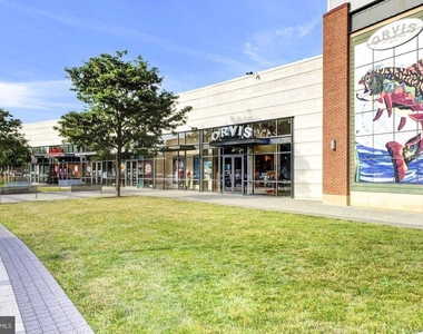 2625 Eastbourne Drive - Photo Thumbnail 62
