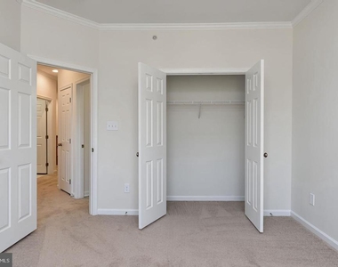 2625 Eastbourne Drive - Photo Thumbnail 33