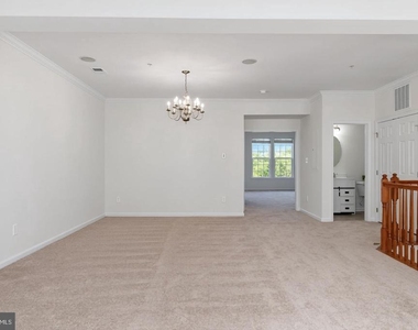 2625 Eastbourne Drive - Photo Thumbnail 14