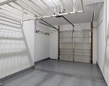 2625 Eastbourne Drive - Photo Thumbnail 40