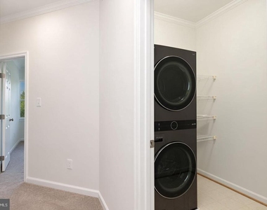 2625 Eastbourne Drive - Photo Thumbnail 37