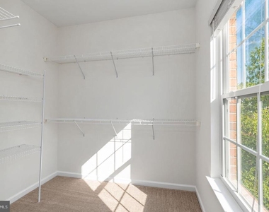 2625 Eastbourne Drive - Photo Thumbnail 22