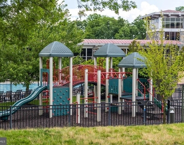 2625 Eastbourne Drive - Photo Thumbnail 45