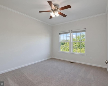 2625 Eastbourne Drive - Photo Thumbnail 32