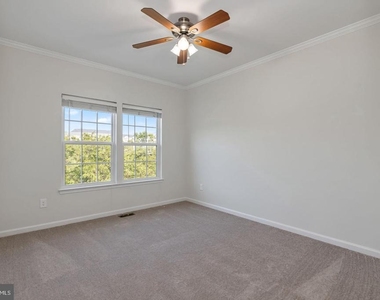 2625 Eastbourne Drive - Photo Thumbnail 30