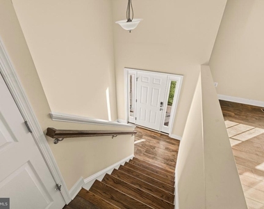 8112 Leland Road - Photo Thumbnail 3