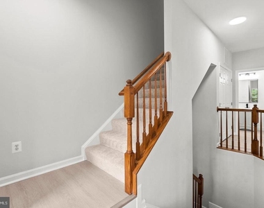 2370 Merseyside Drive - Photo Thumbnail 8