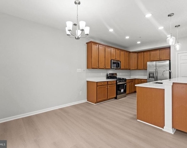 2370 Merseyside Drive - Photo Thumbnail 23