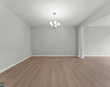 2370 Merseyside Drive - Photo Thumbnail 16