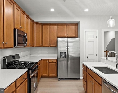 2370 Merseyside Drive - Photo Thumbnail 33