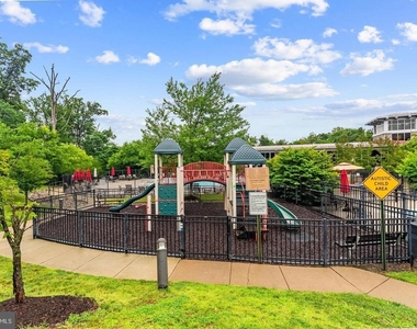 2370 Merseyside Drive - Photo Thumbnail 62