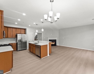 2370 Merseyside Drive - Photo Thumbnail 34