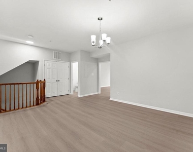 2370 Merseyside Drive - Photo Thumbnail 13