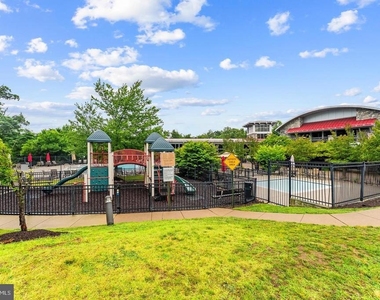 2370 Merseyside Drive - Photo Thumbnail 63