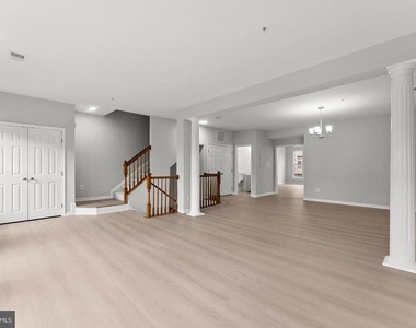 2370 Merseyside Drive - Photo Thumbnail 9