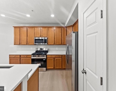 2370 Merseyside Drive - Photo Thumbnail 27