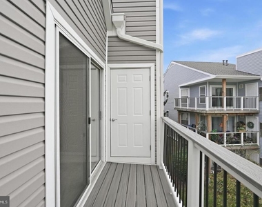20583 Snowshoe Square - Photo Thumbnail 9