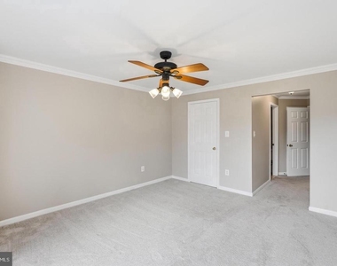 20583 Snowshoe Square - Photo Thumbnail 11