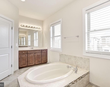 20728 Jennifer Ann Drive - Photo Thumbnail 23