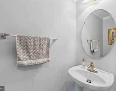 44462 Tyrone Terrace - Photo Thumbnail 10