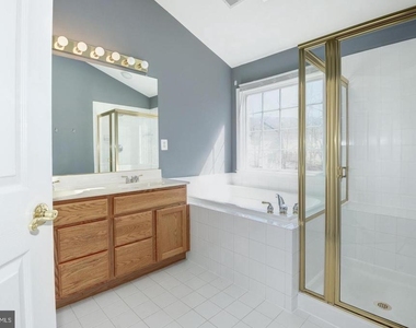 18818 Silverwood Terrace - Photo Thumbnail 27