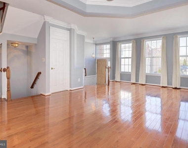 18818 Silverwood Terrace - Photo Thumbnail 4