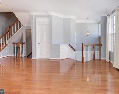 18818 Silverwood Terrace - Photo Thumbnail 5
