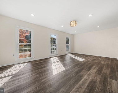 5886 Parenham Way - Photo Thumbnail 1