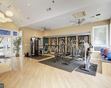 3175 Summit Square Drive - Photo Thumbnail 20
