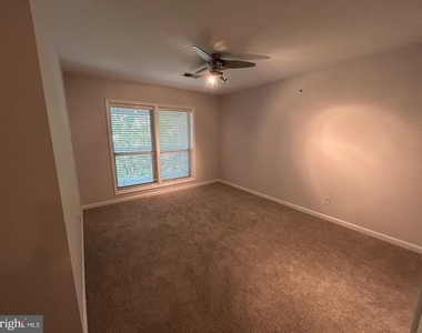 3175 Summit Square Drive - Photo Thumbnail 11