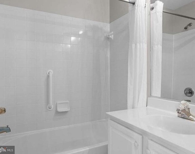 11844 Breton Court - Photo Thumbnail 12