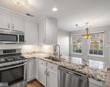 11844 Breton Court - Photo Thumbnail 9