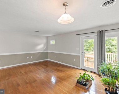 1226 Lakeview Drive - Photo Thumbnail 16