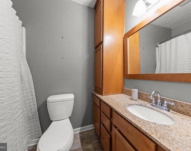 1226 Lakeview Drive - Photo Thumbnail 23