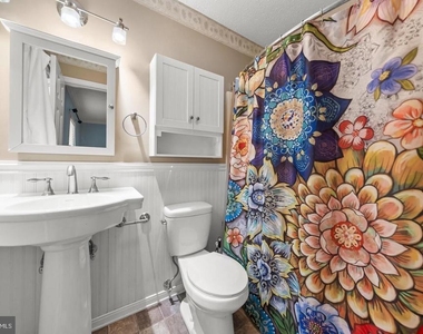 1226 Lakeview Drive - Photo Thumbnail 24
