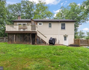 1226 Lakeview Drive - Photo Thumbnail 8