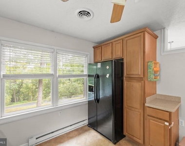 1226 Lakeview Drive - Photo Thumbnail 13