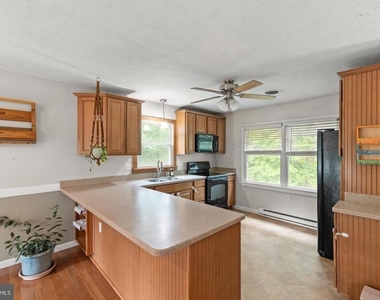 1226 Lakeview Drive - Photo Thumbnail 12