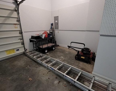 10504 Warland Road - Photo Thumbnail 34